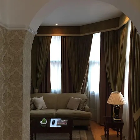 Otel Quebecs 4*
