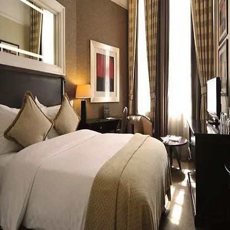 Otel Quebecs 4*