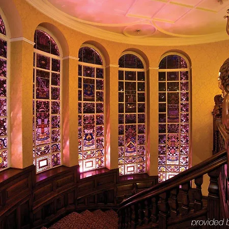 Otel Quebecs 4*