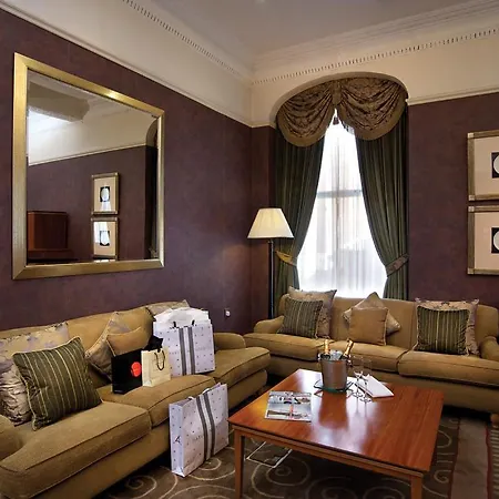 Quebecs Hotel 4*