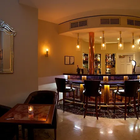 魁北克酒店 利兹