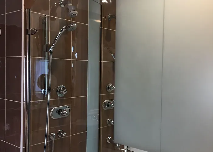 Quebecs 4* Leeds (West Yorkshire)